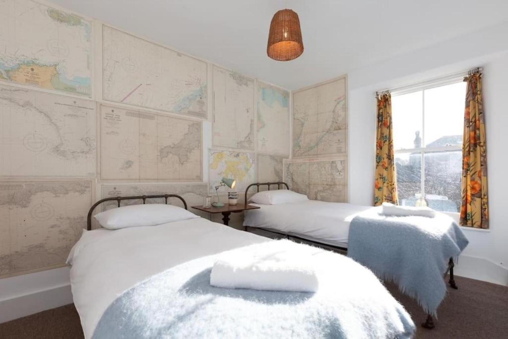 Janies Cottage~ Mousehole~Eclectic Interiors & Vintage Charm Exterior photo