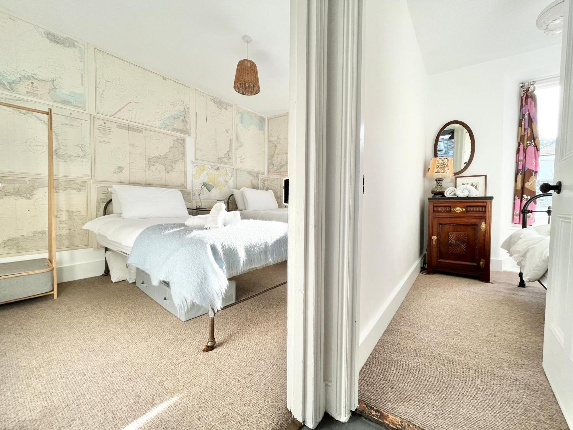 Janies Cottage~ Mousehole~Eclectic Interiors & Vintage Charm Exterior photo